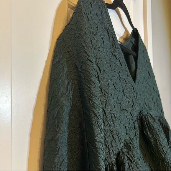 ARITZIA WILFRED PEPLUM BLOUSE IN DARK GREEN CROSSOVER FRONT SIZE SMALL - Picture 4 of 14